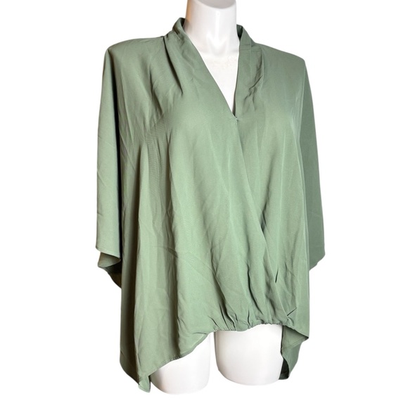 Wynne Layers 3X Elegant Green Women's Top Blouse Wrap Style QVC NWOT - Picture 2 of 8
